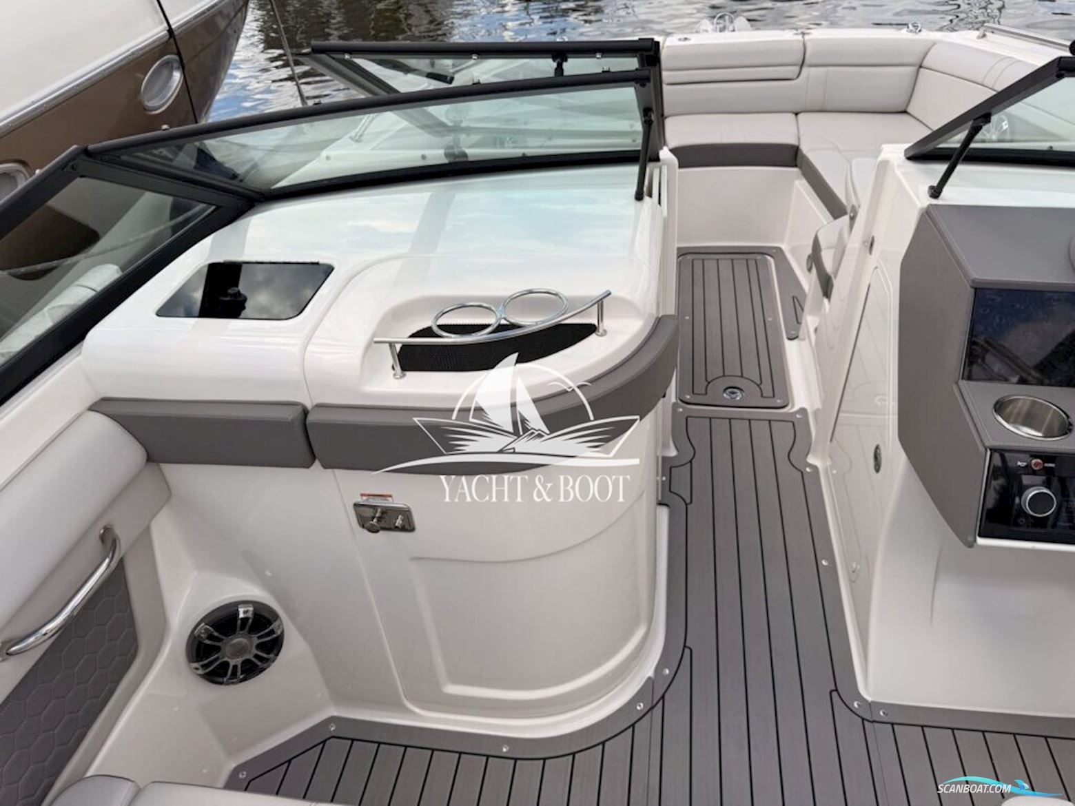 Sea Ray 270 SDX