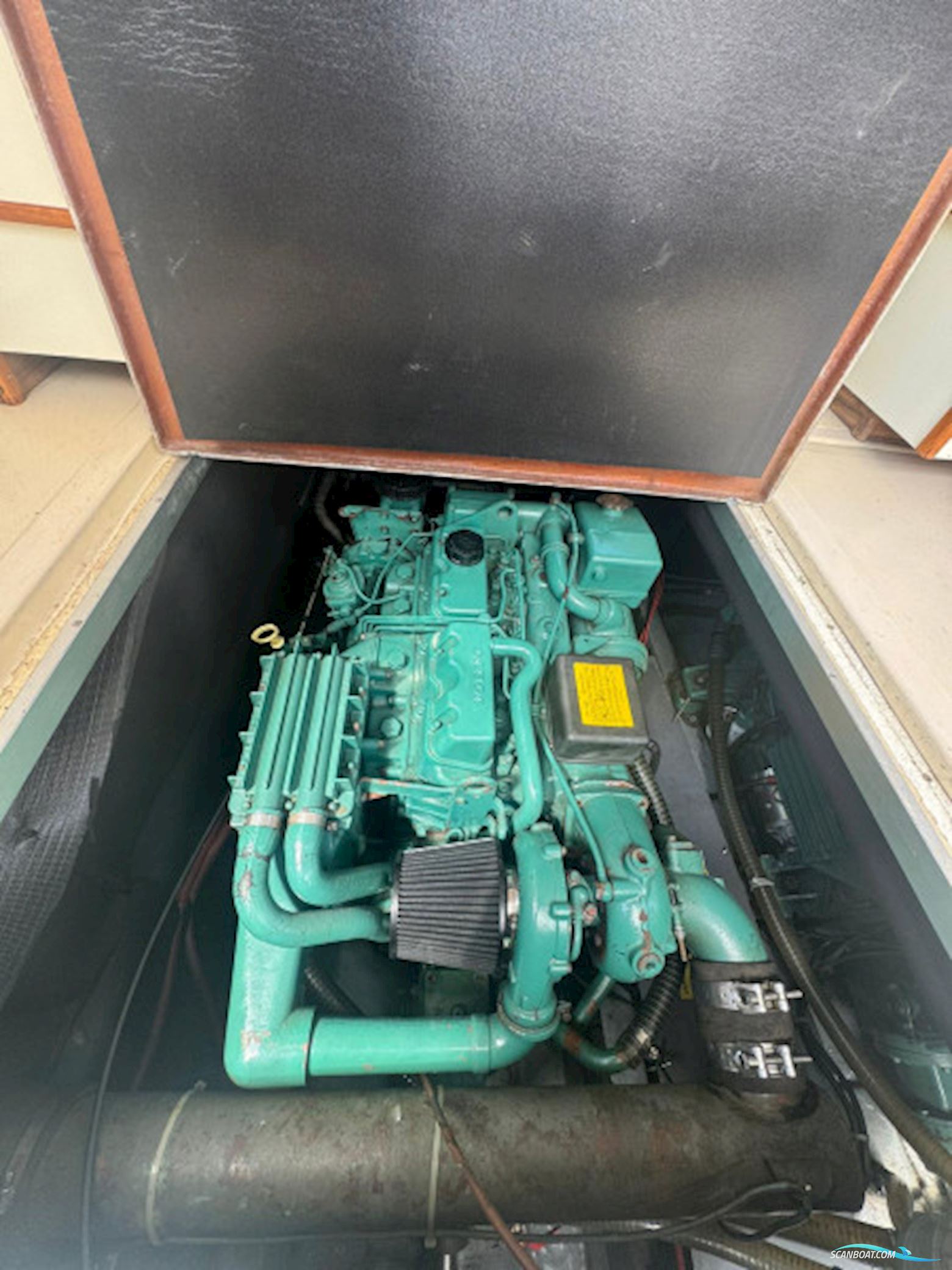 Sea Ray 300 Express Cruiser