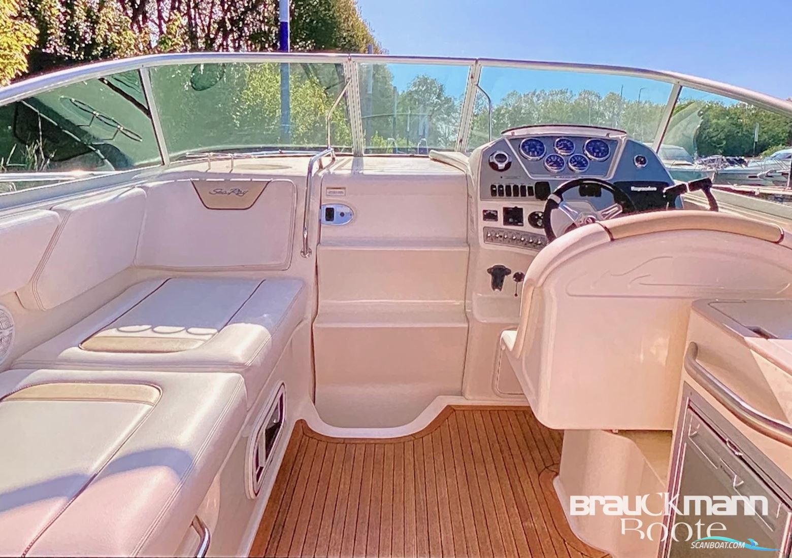 Sea Ray 305 Sundancer