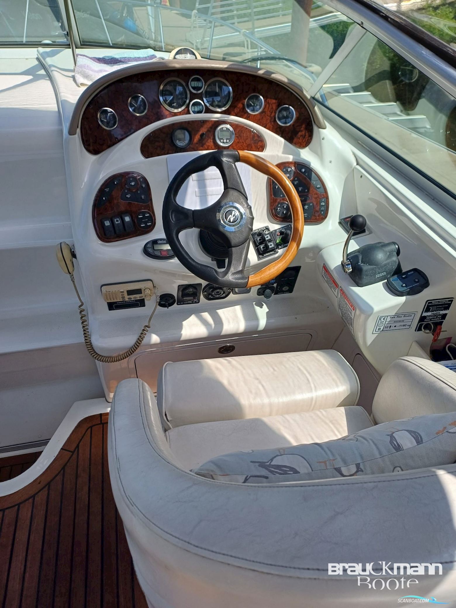 Sea Ray 315 Sundancer