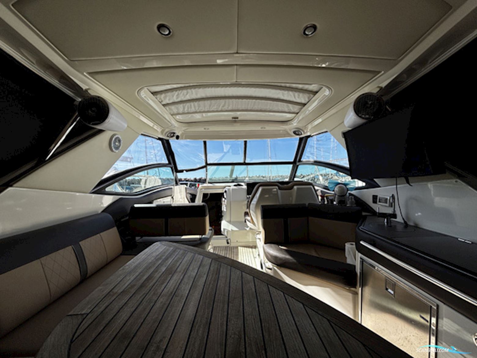 Sea Ray 320