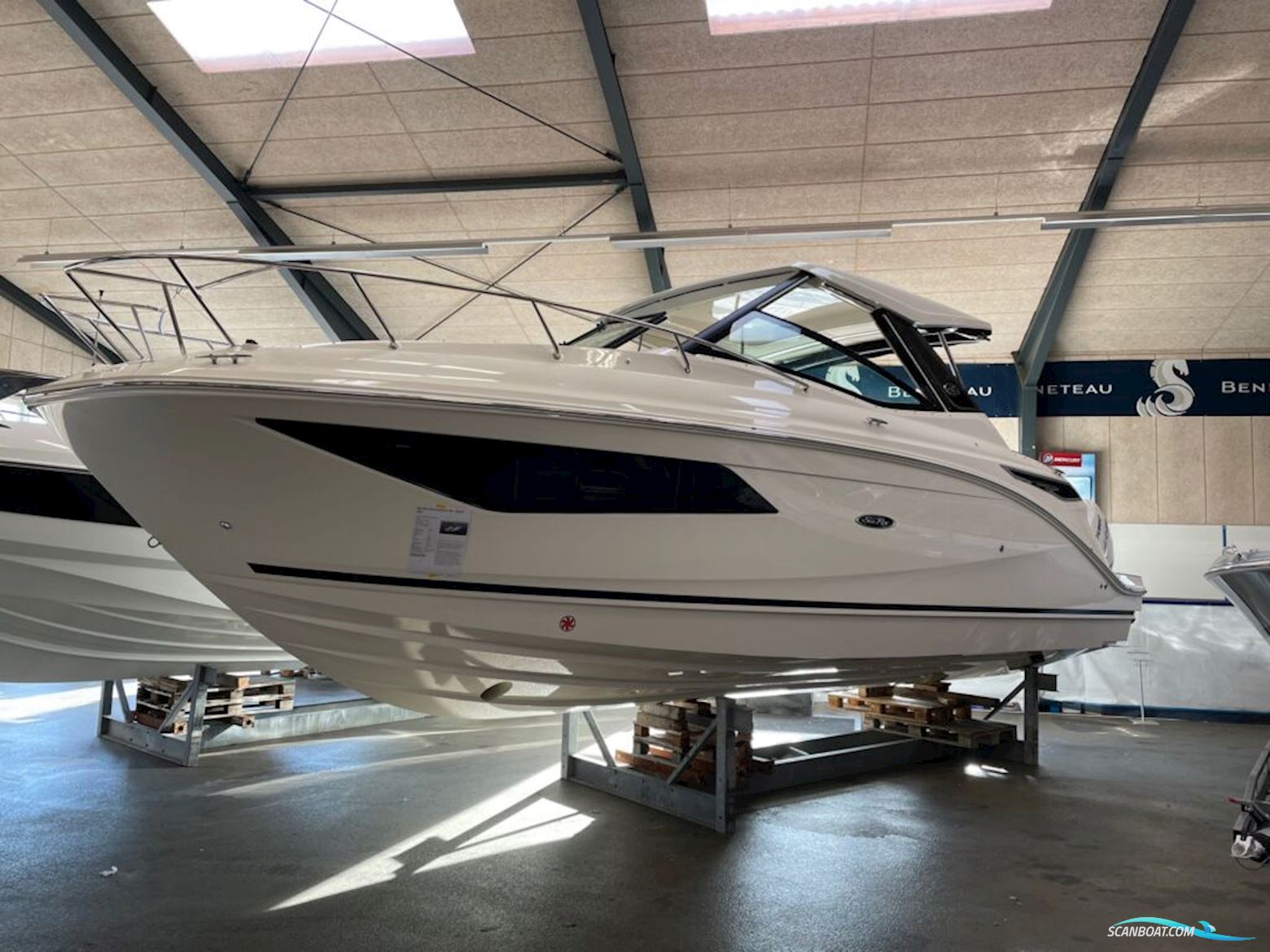 Sea Ray 320 Sundancer OB Motorboten 2024, met Mercury motor, Denemarken