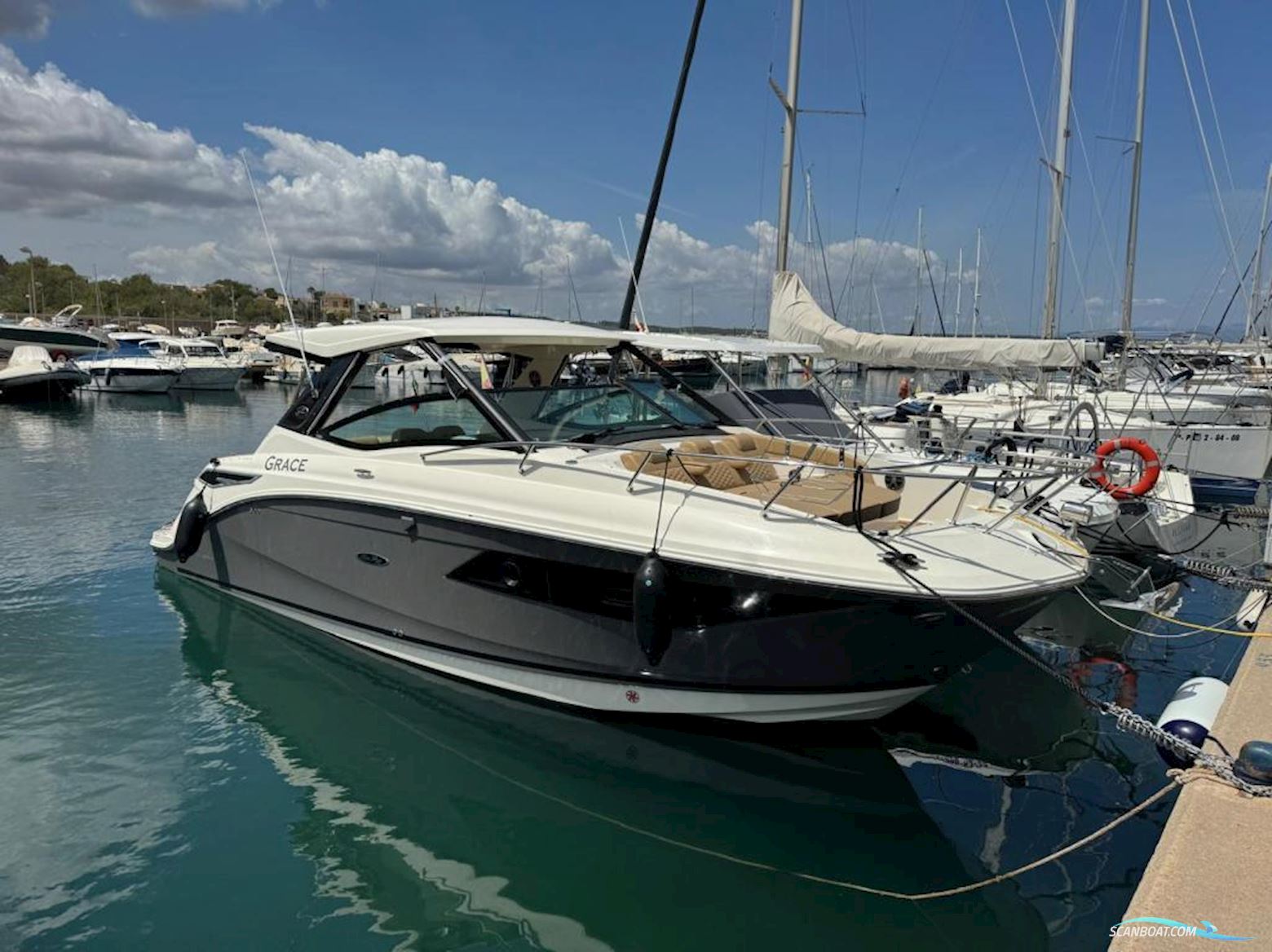 Sea Ray 320 Sundancer Motorboten 2020, met Mercury Mercruiser motor, Spain