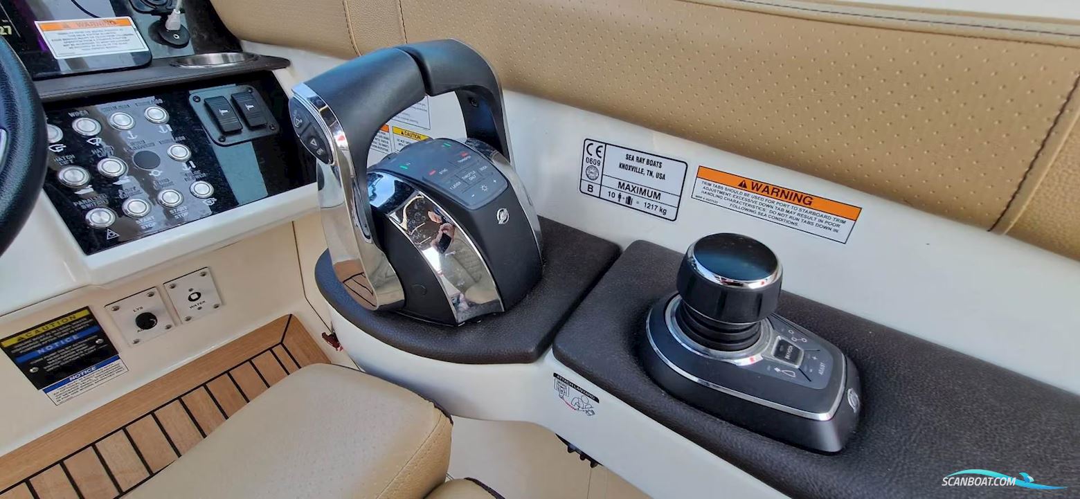 Sea Ray 320 Sundancer