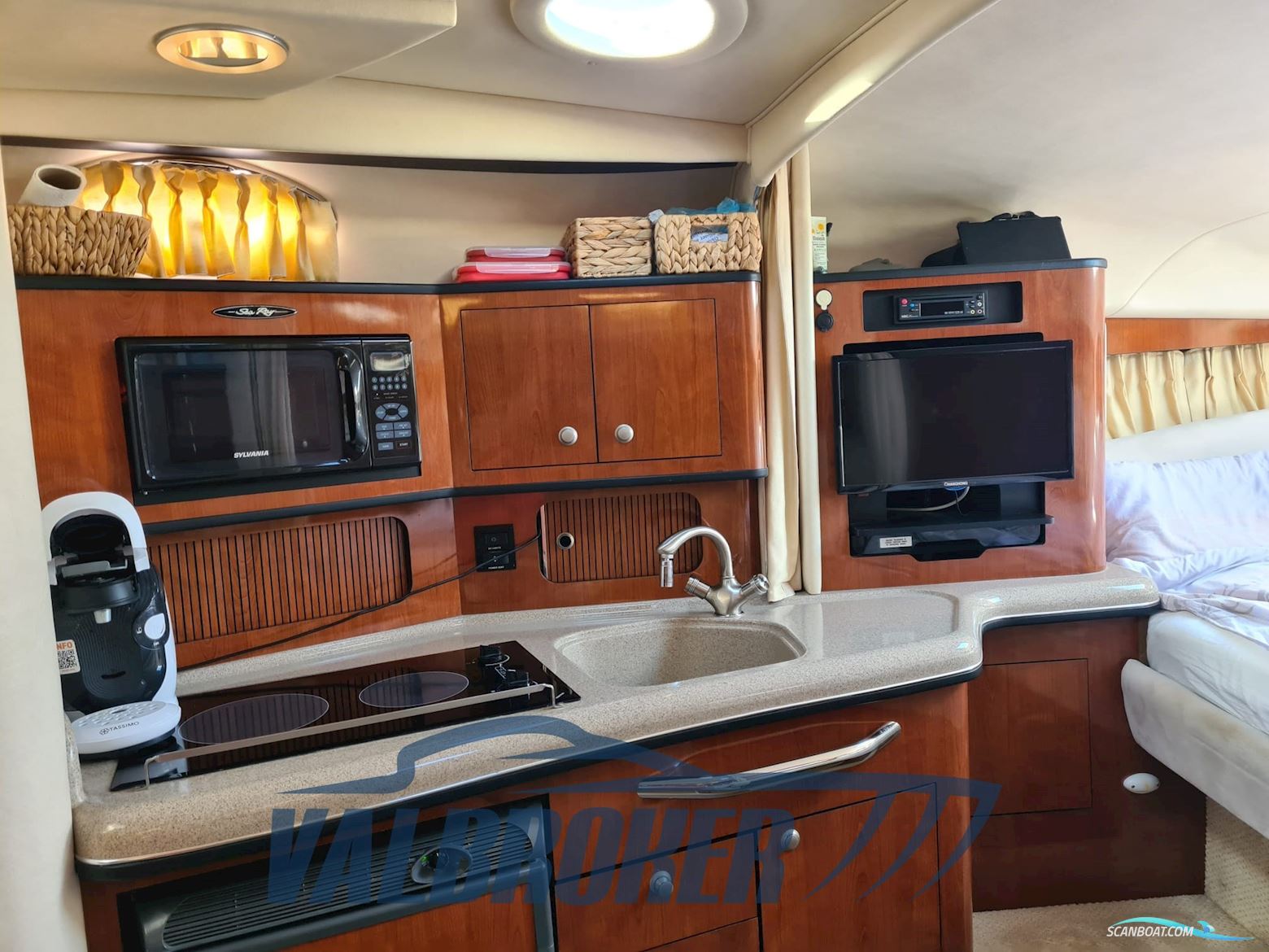 Sea Ray 335 DA Sundancer