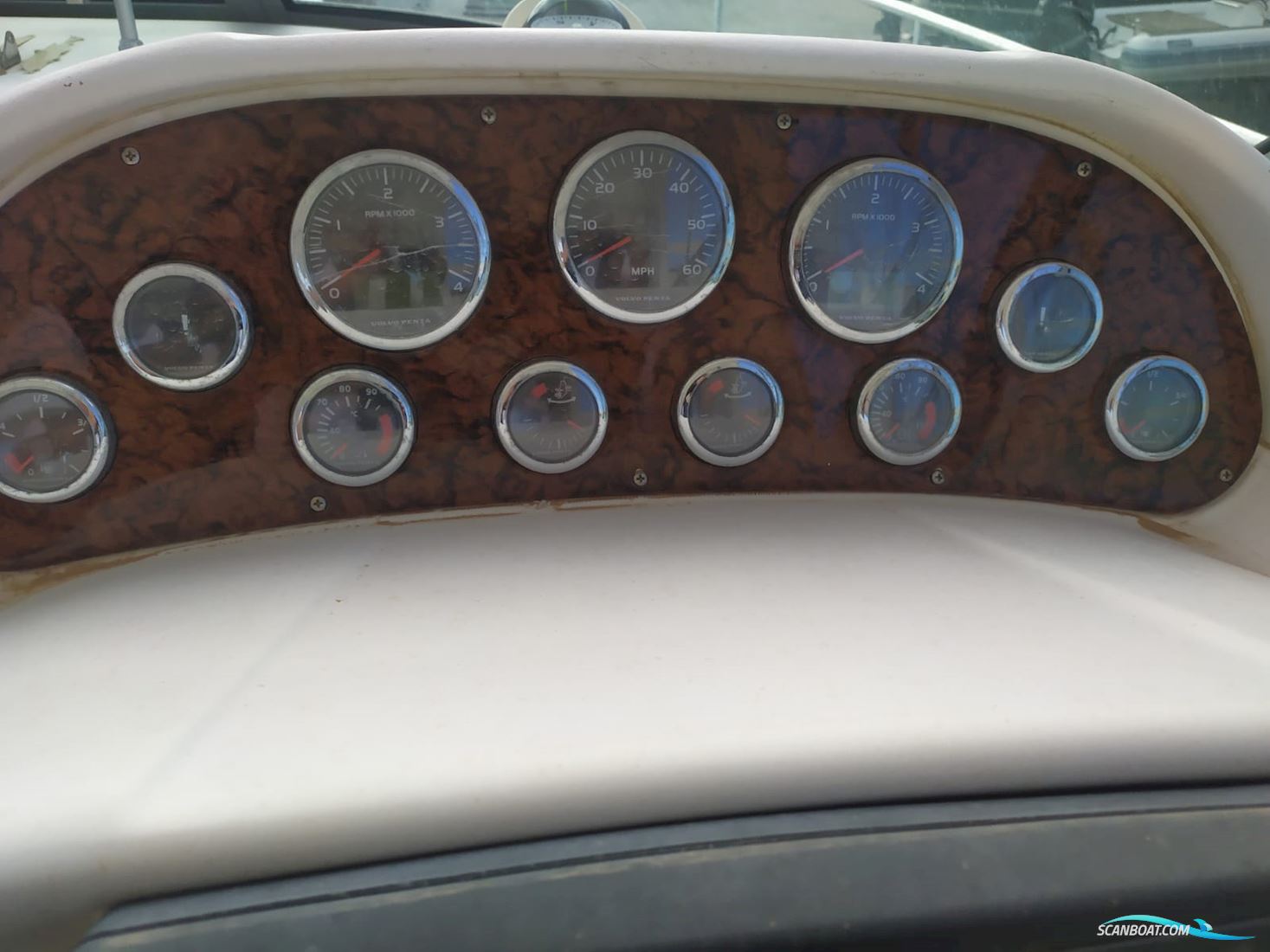 Sea Ray 335 Sundancer