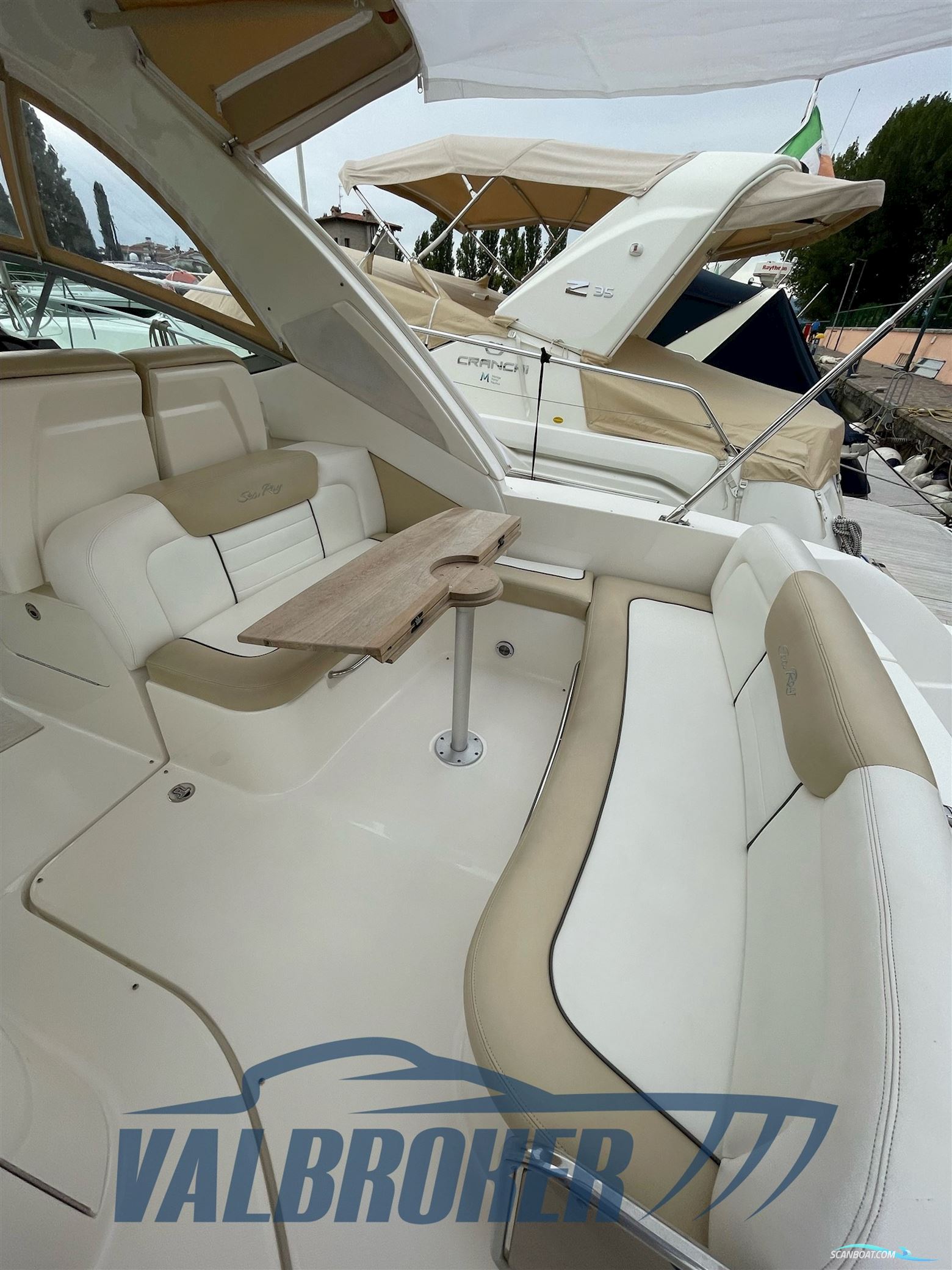 Sea Ray 355 DA Sundancer