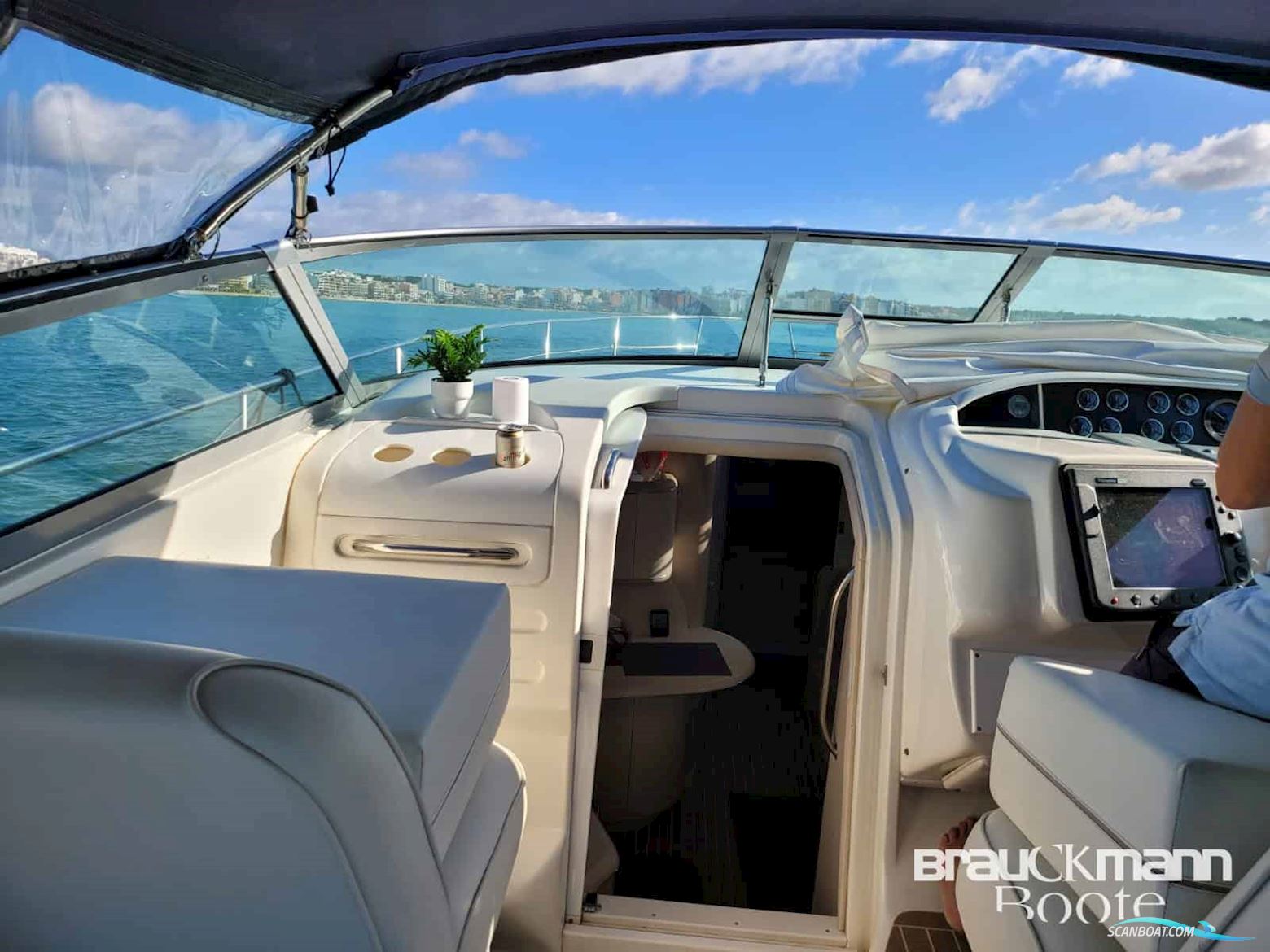 Sea Ray 37