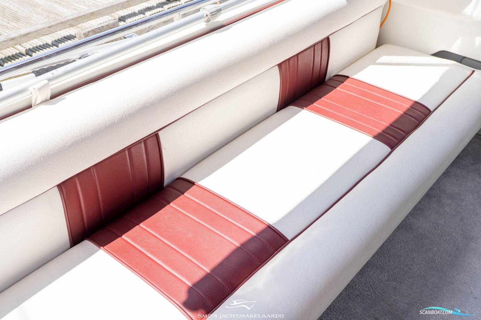 Sea Ray 370 Express Cruiser