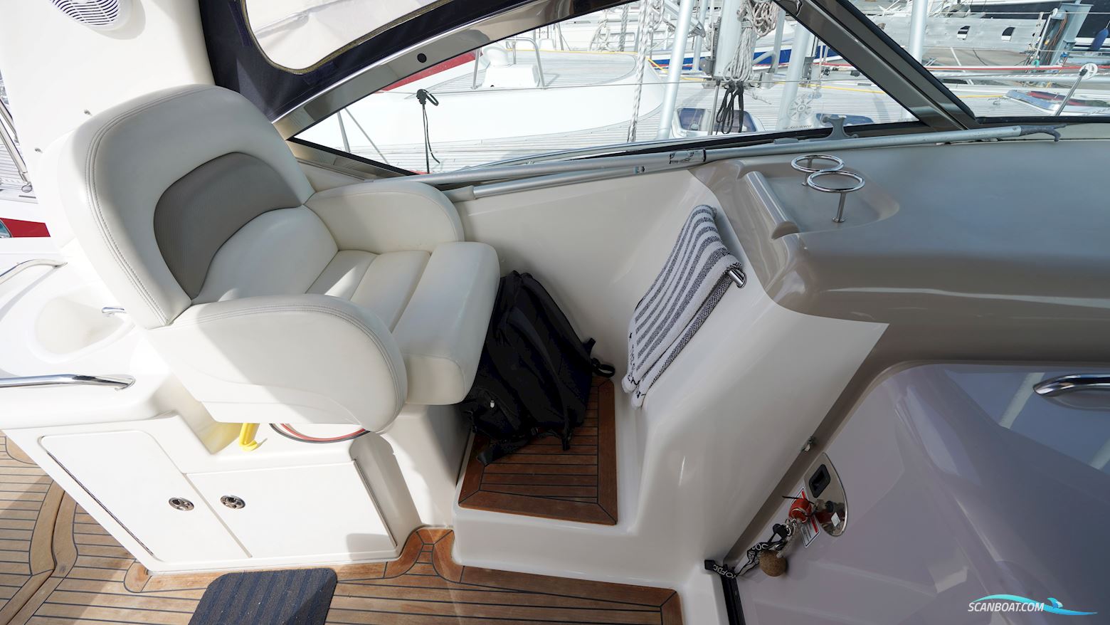 Sea Ray 375 Sundancer