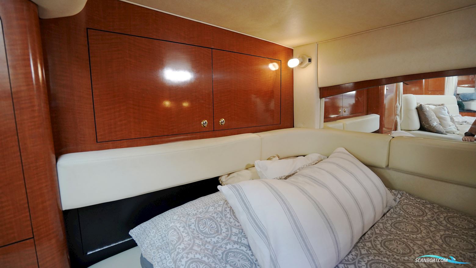 Sea Ray 375 Sundancer