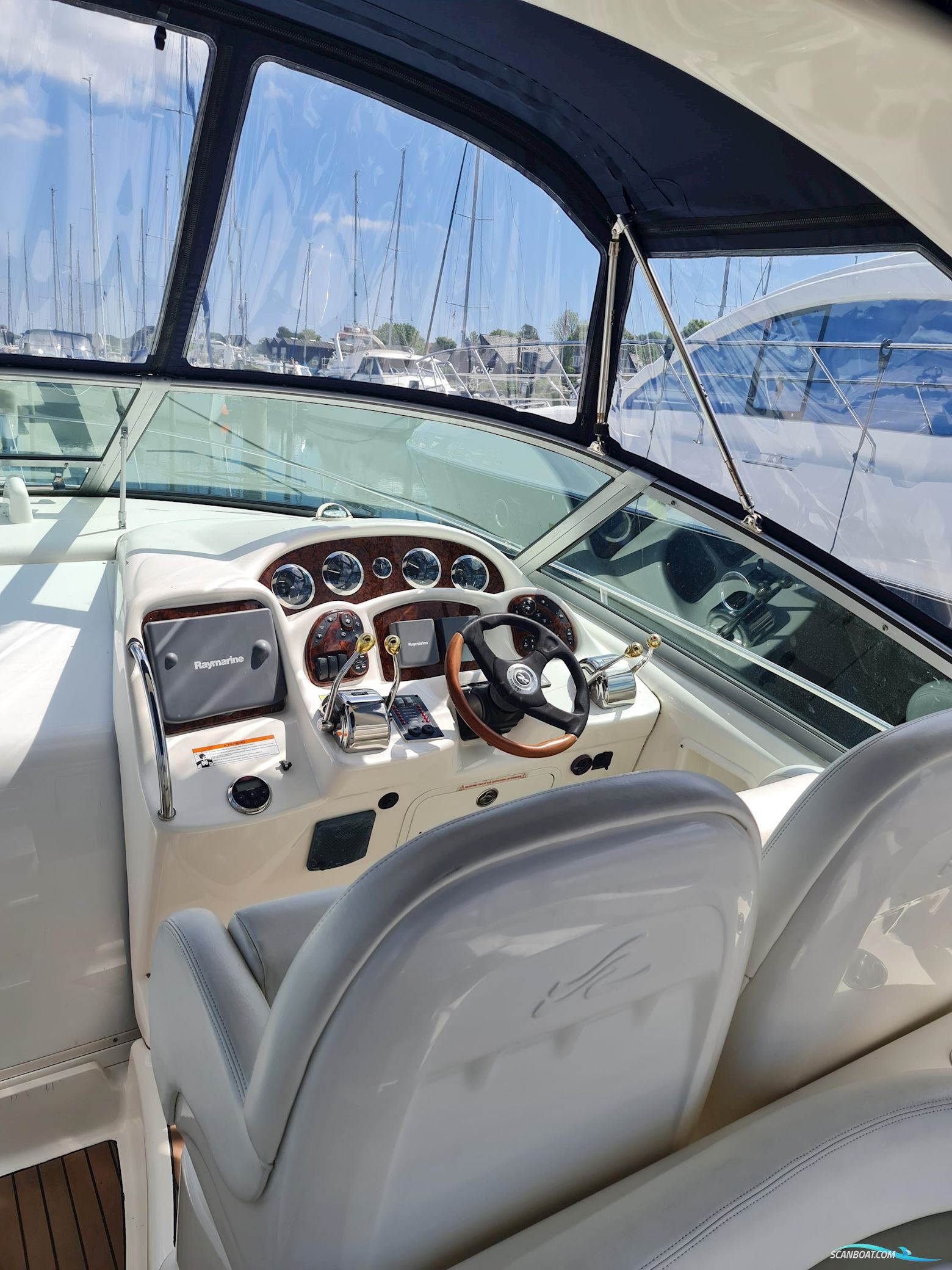Sea Ray 375 Sundancer