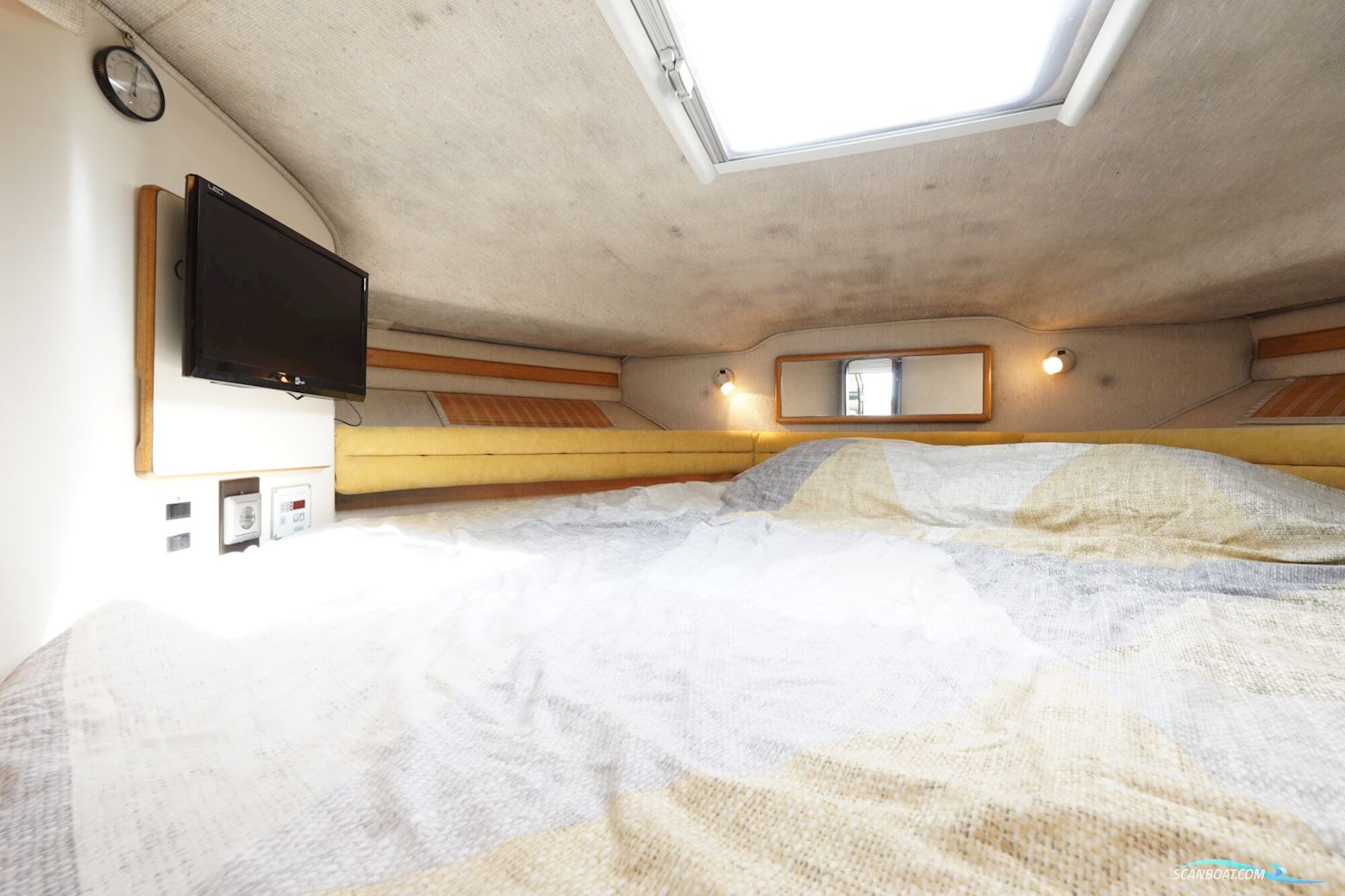 Sea Ray 400 Express Cruiser