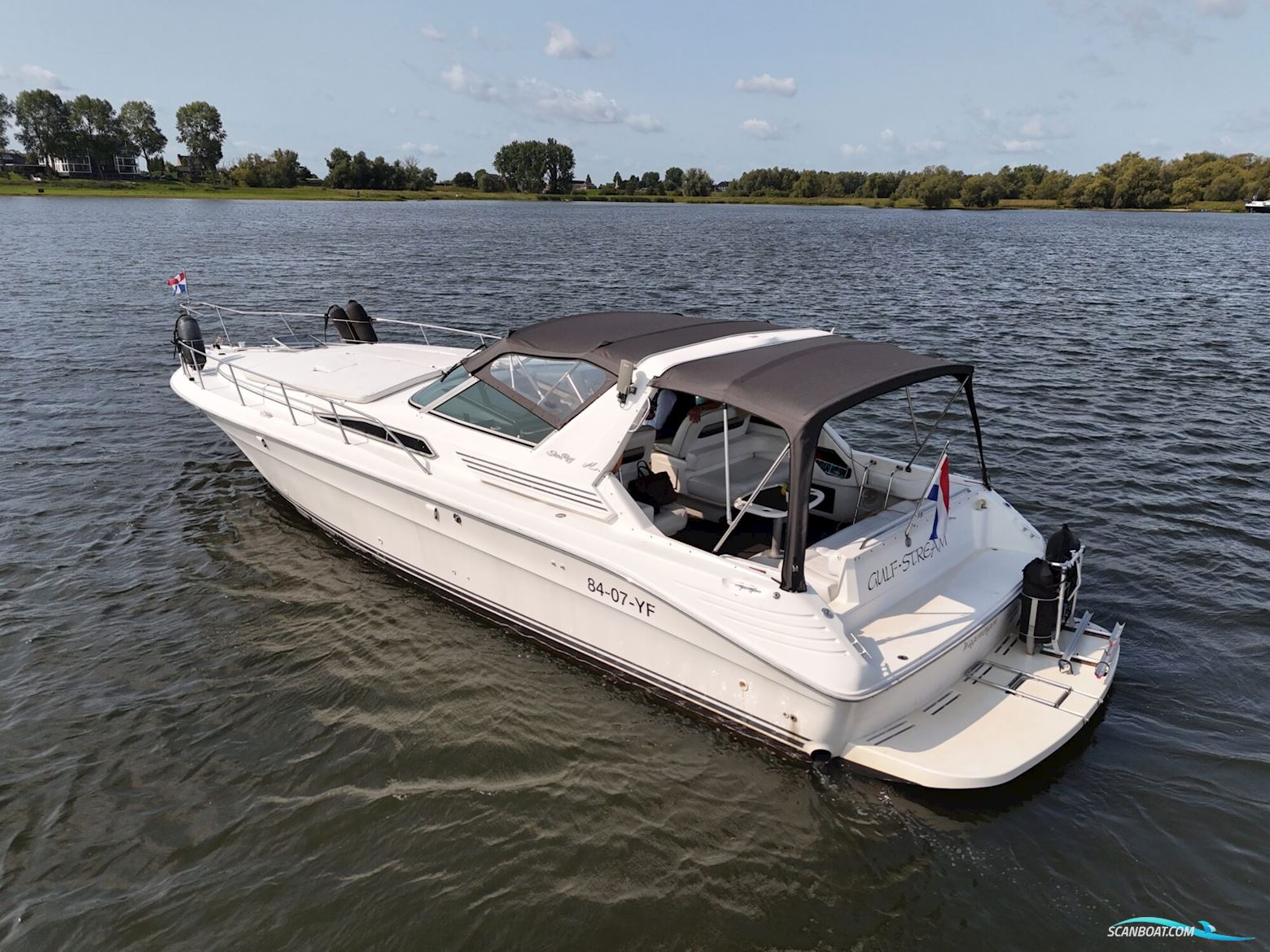 Sea Ray 400 Express Cruiser