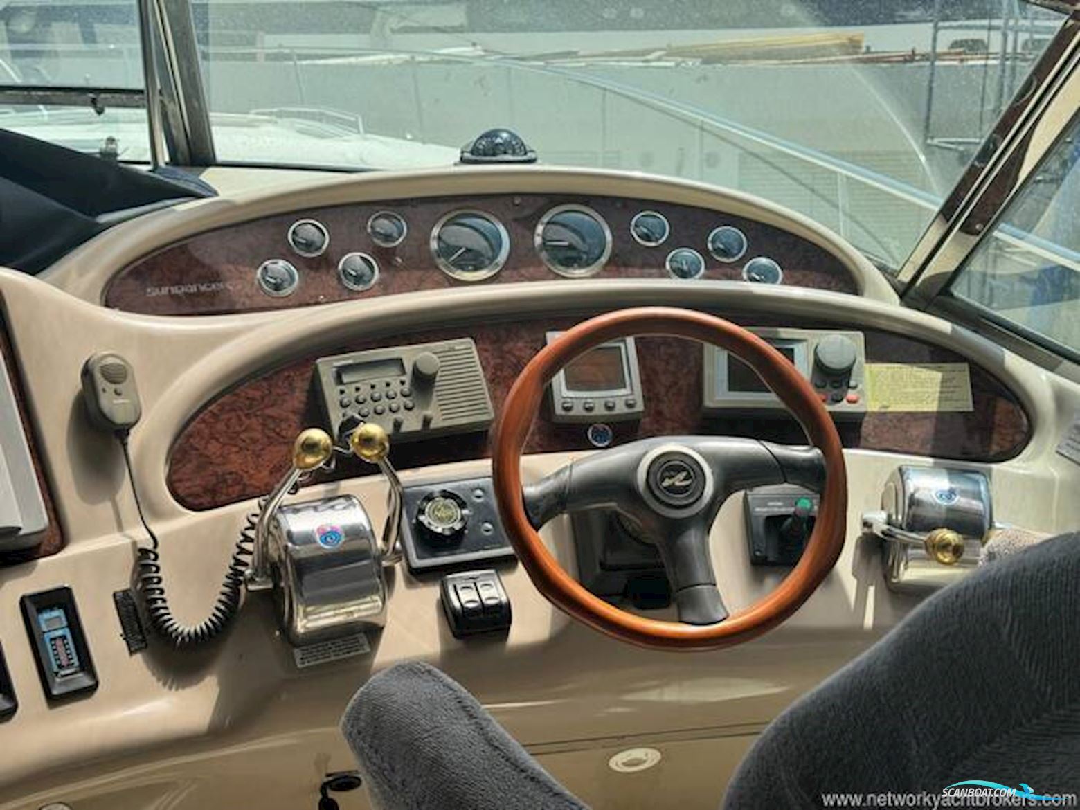 Sea Ray 460 Sundancer