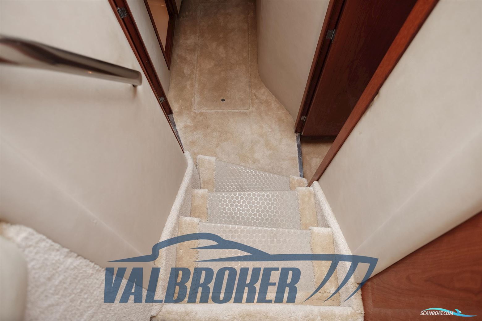 Sea Ray 480 Sedan Bridge