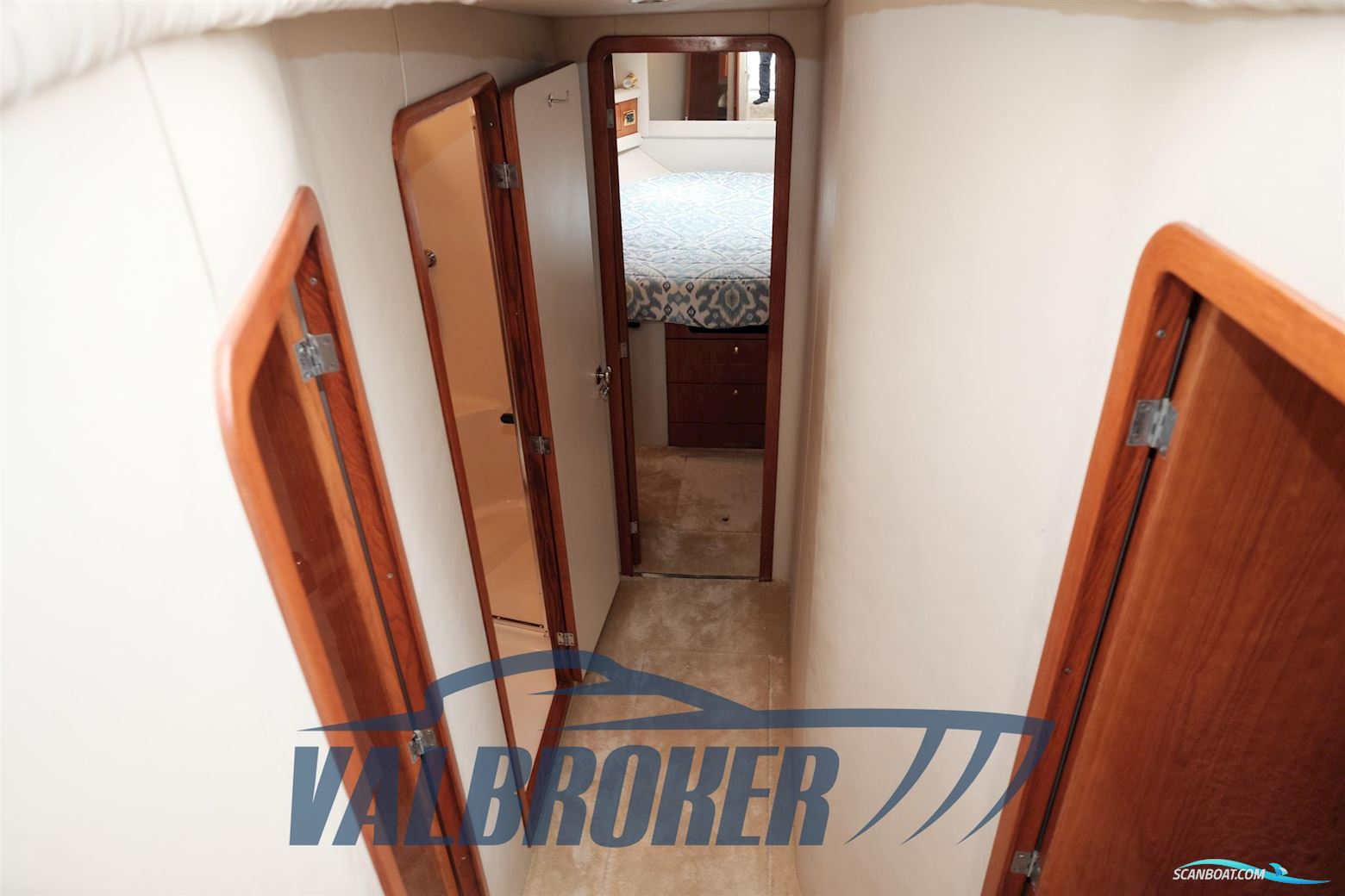 Sea Ray 480 Sedan Bridge