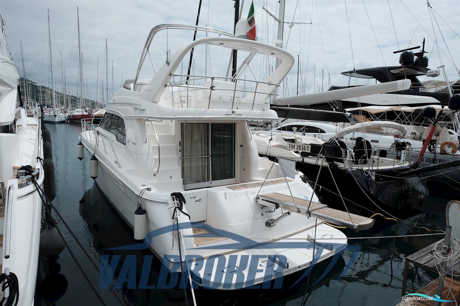 Sea Ray 480 Sedan Bridge