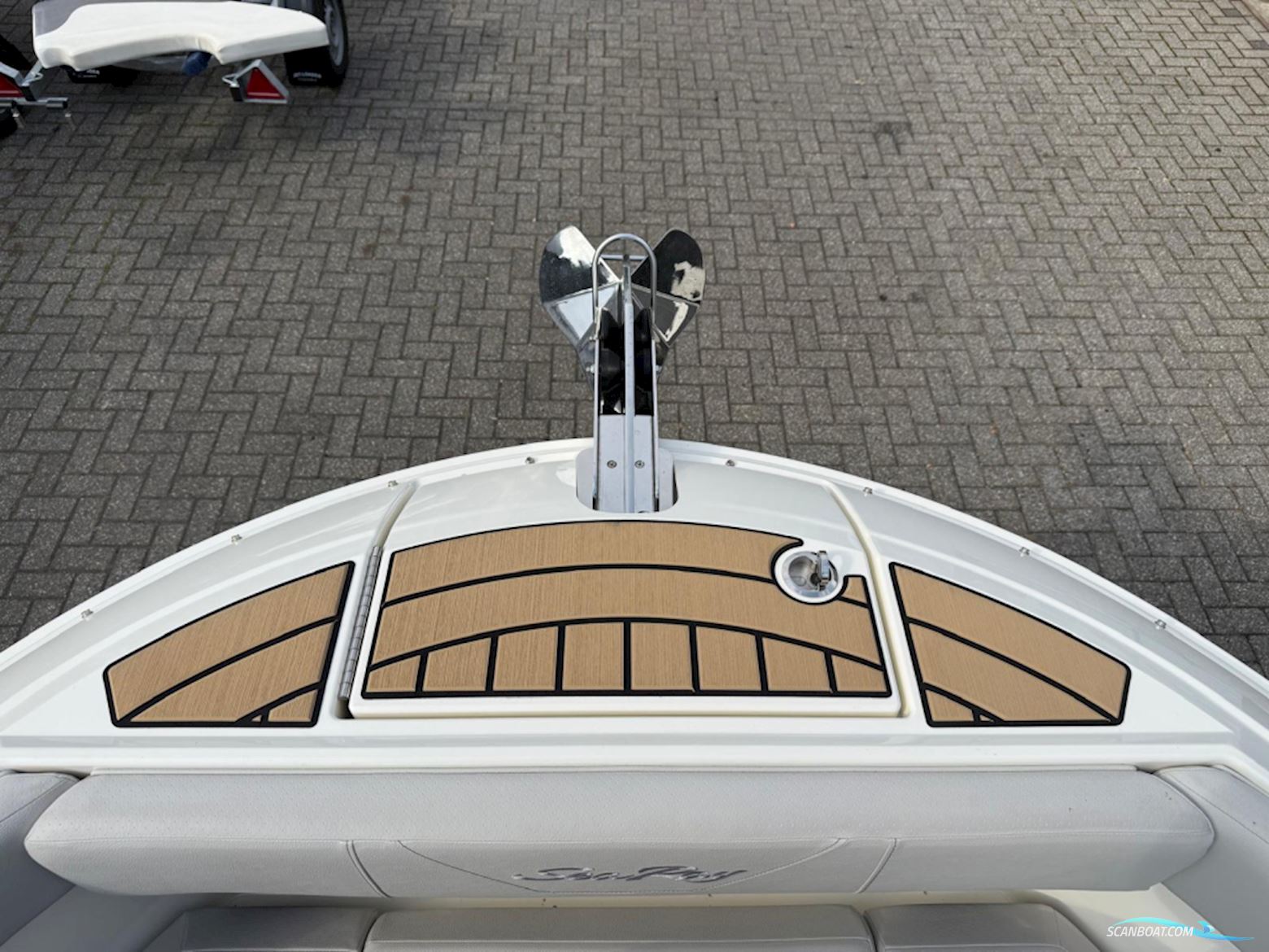 Sea Ray SDX 230