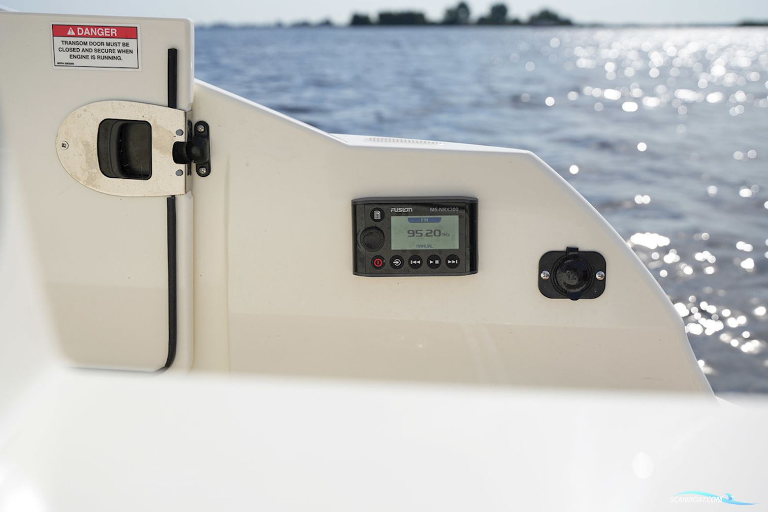 Sea Ray SDX 290 Outboard