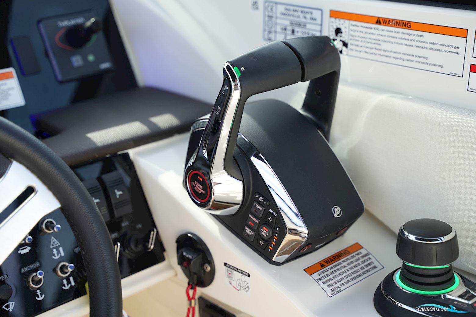 Sea Ray SDX 290 Outboard