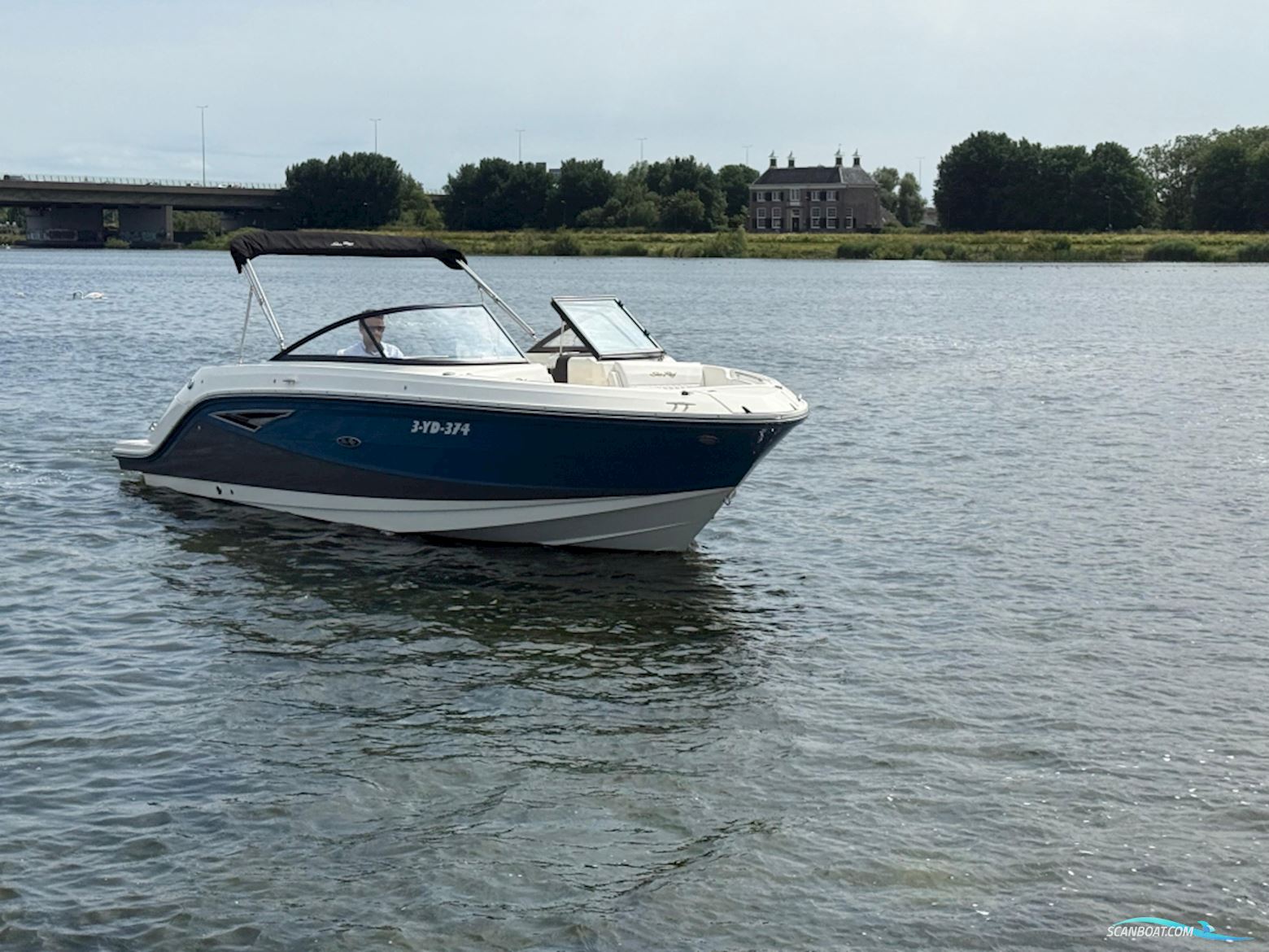 Sea Ray SLX 250