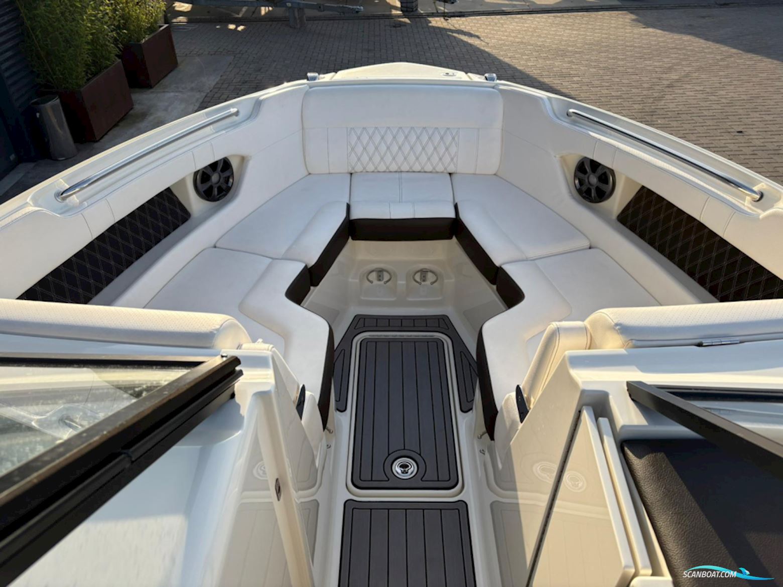 Sea Ray SLX 250