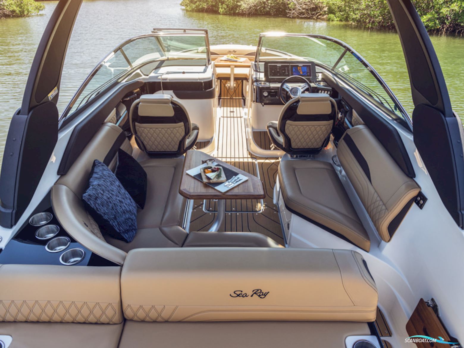 Sea Ray SLX 260