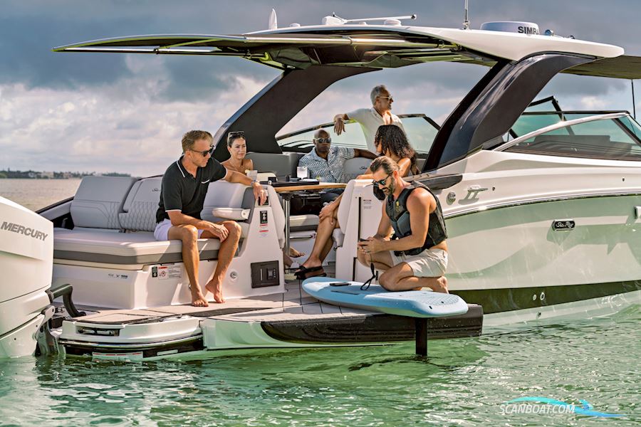 Sea Ray SLX 360