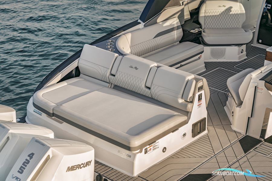 Sea Ray SLX 360
