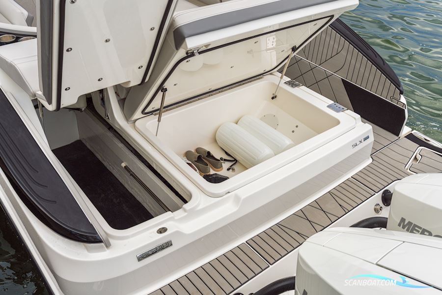 Sea Ray SLX 360
