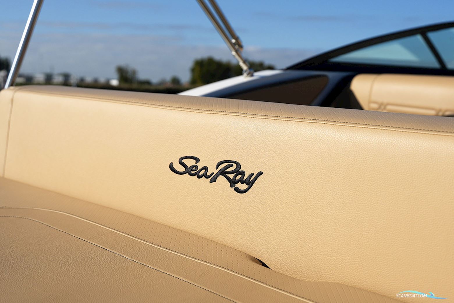Sea Ray SPX 210
