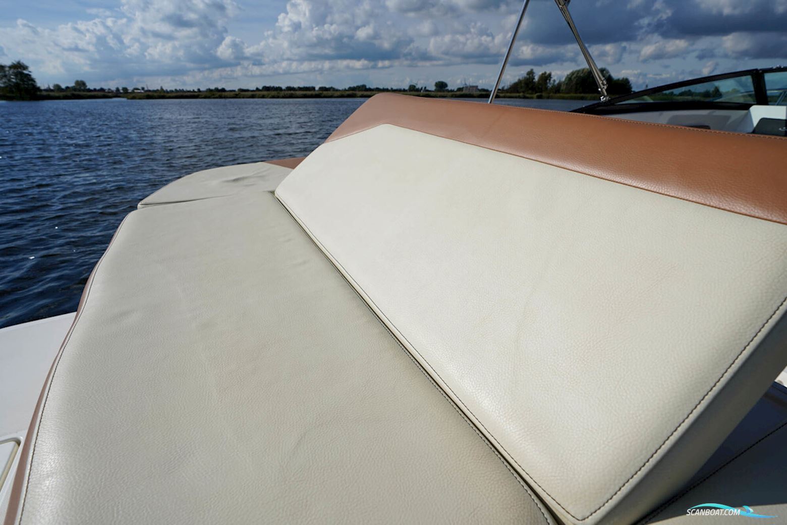 Sea Ray Sun Sport 230