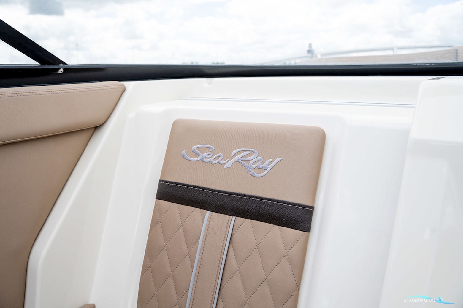 Sea Ray Sun Sport 250