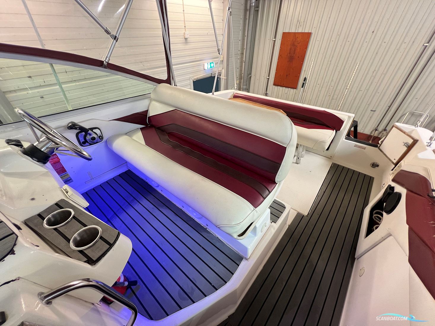 Sea Ray Sundancer 220