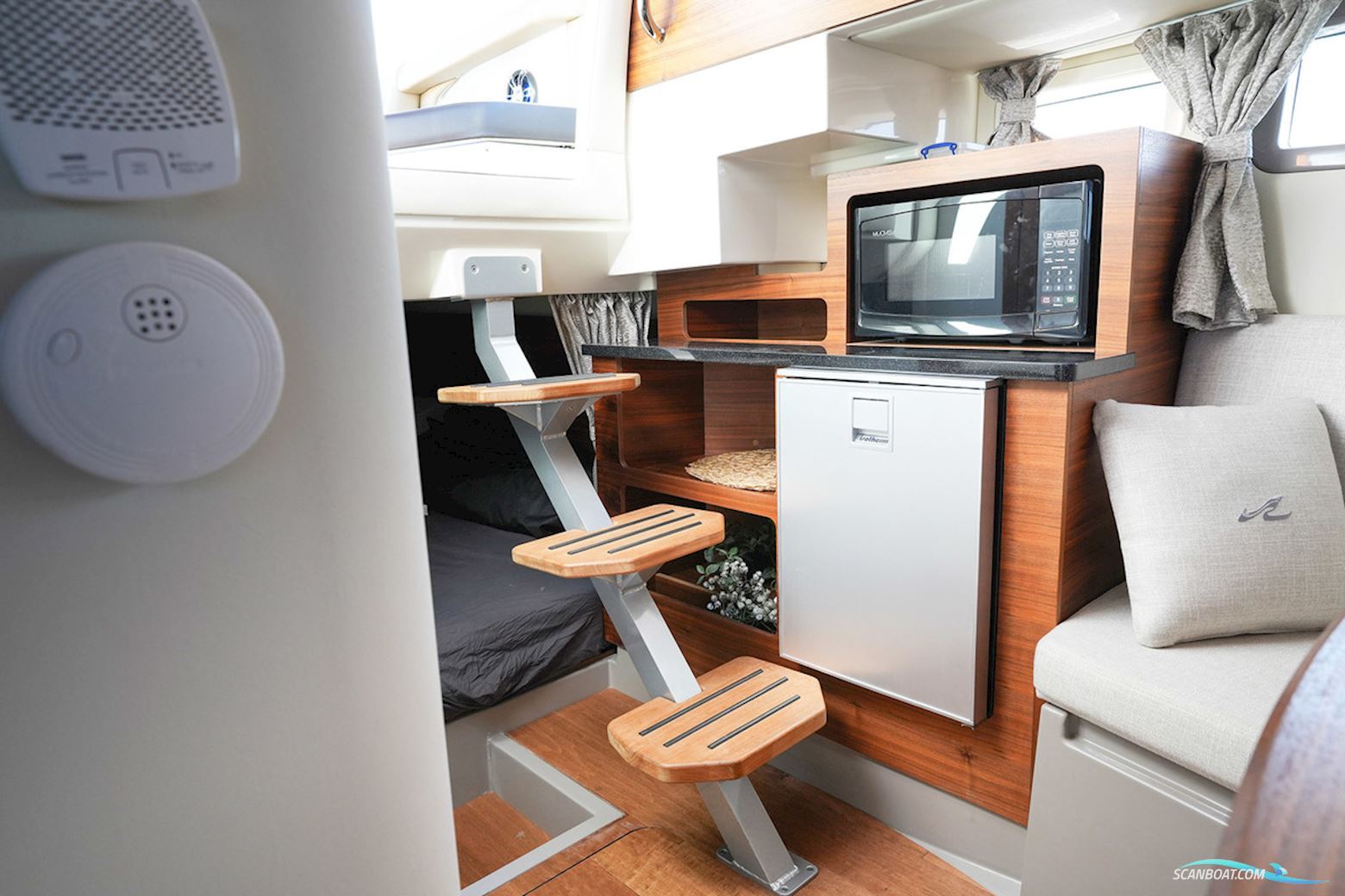 Sea Ray Sundancer 290