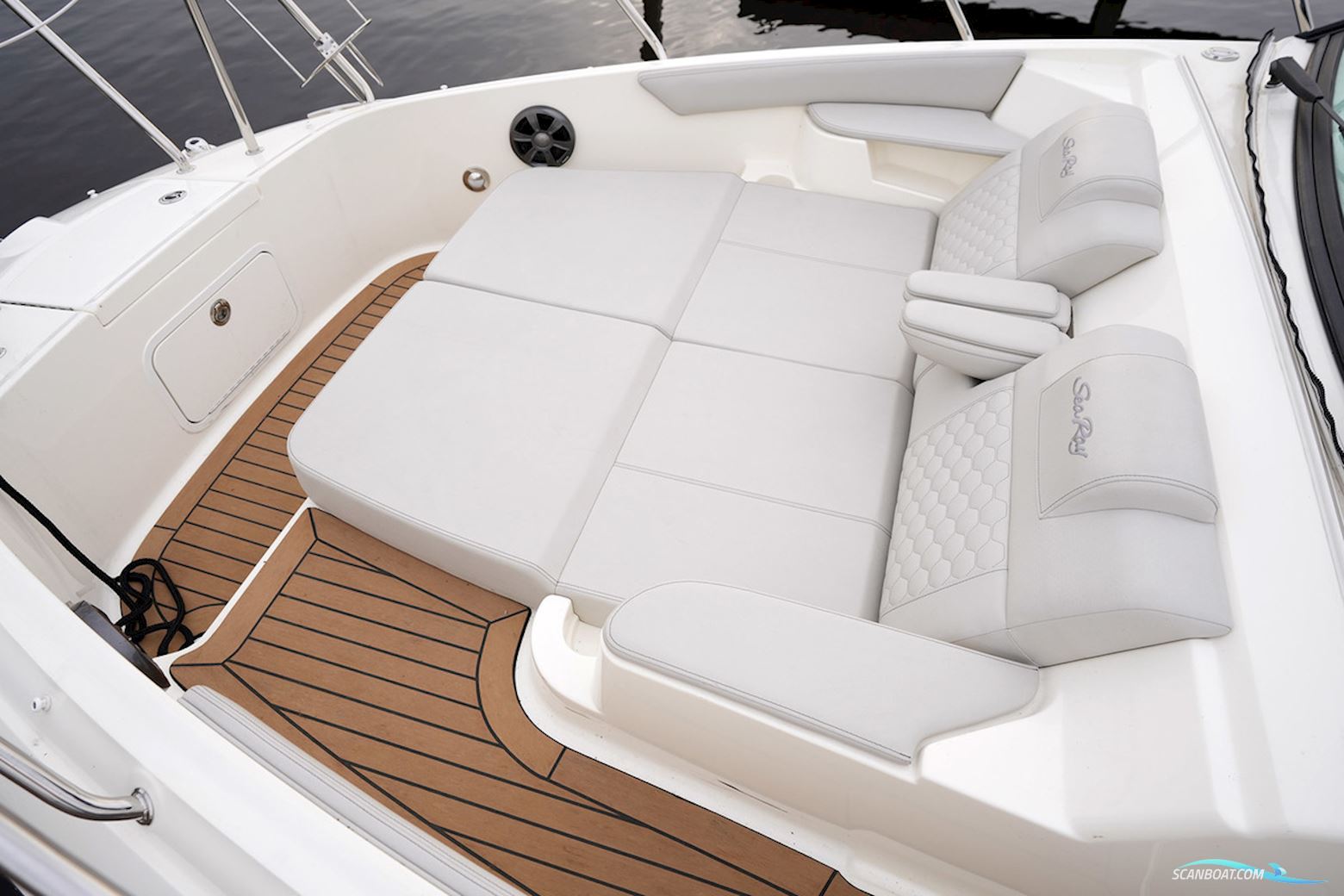 Sea Ray Sundancer 290