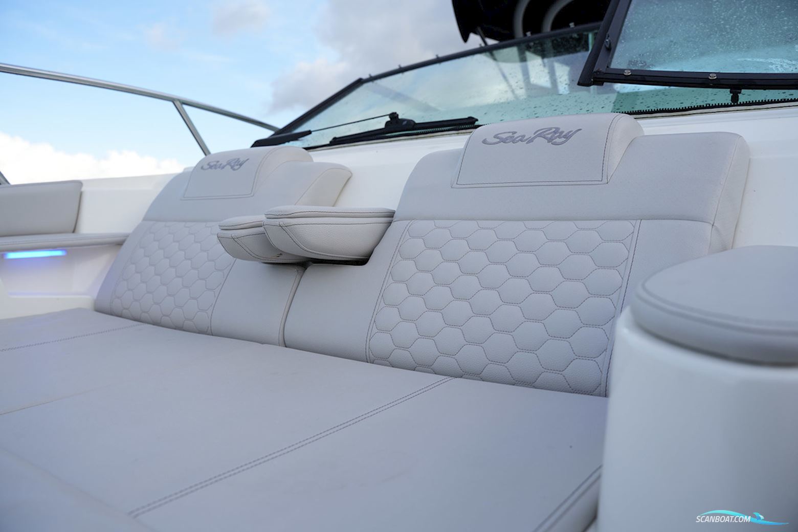 Sea Ray Sundancer 290
