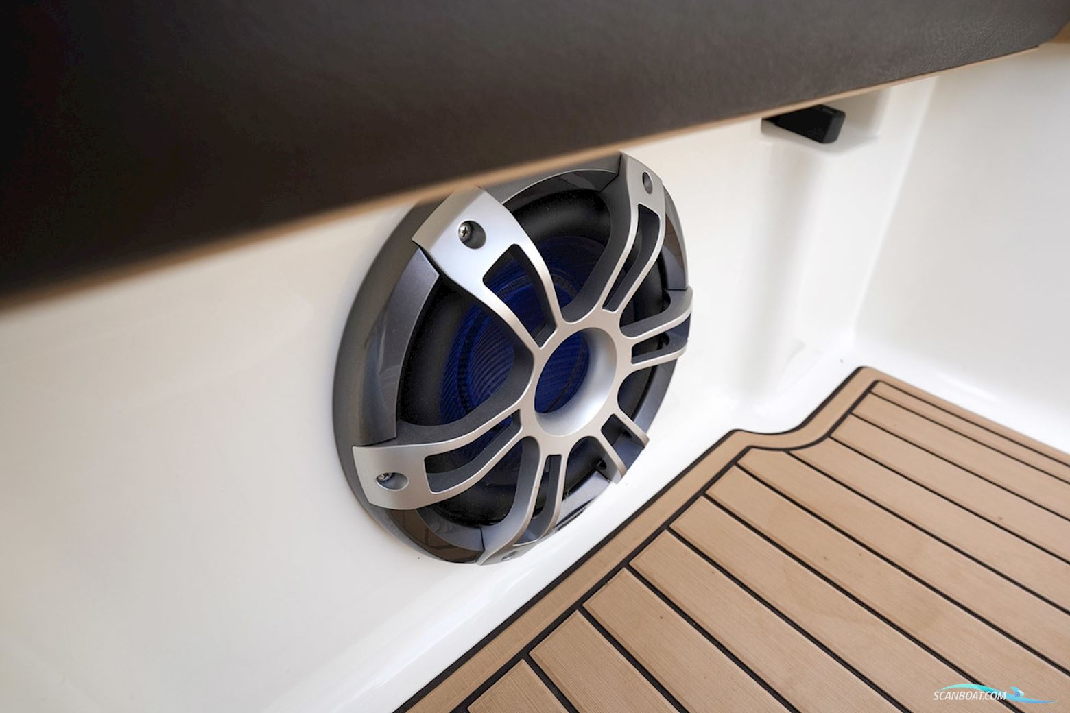 Sea Ray Sundancer 320