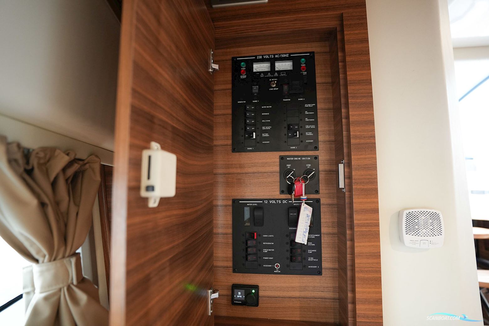 Sea Ray Sundancer 320