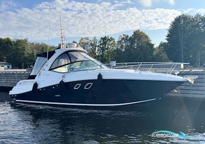 Sea Ray Sundancer 330 Motorboten 2010, met  2 x Mercruiser 377 MAG DTS Axius Joystick | SeaCore motor, Sweden