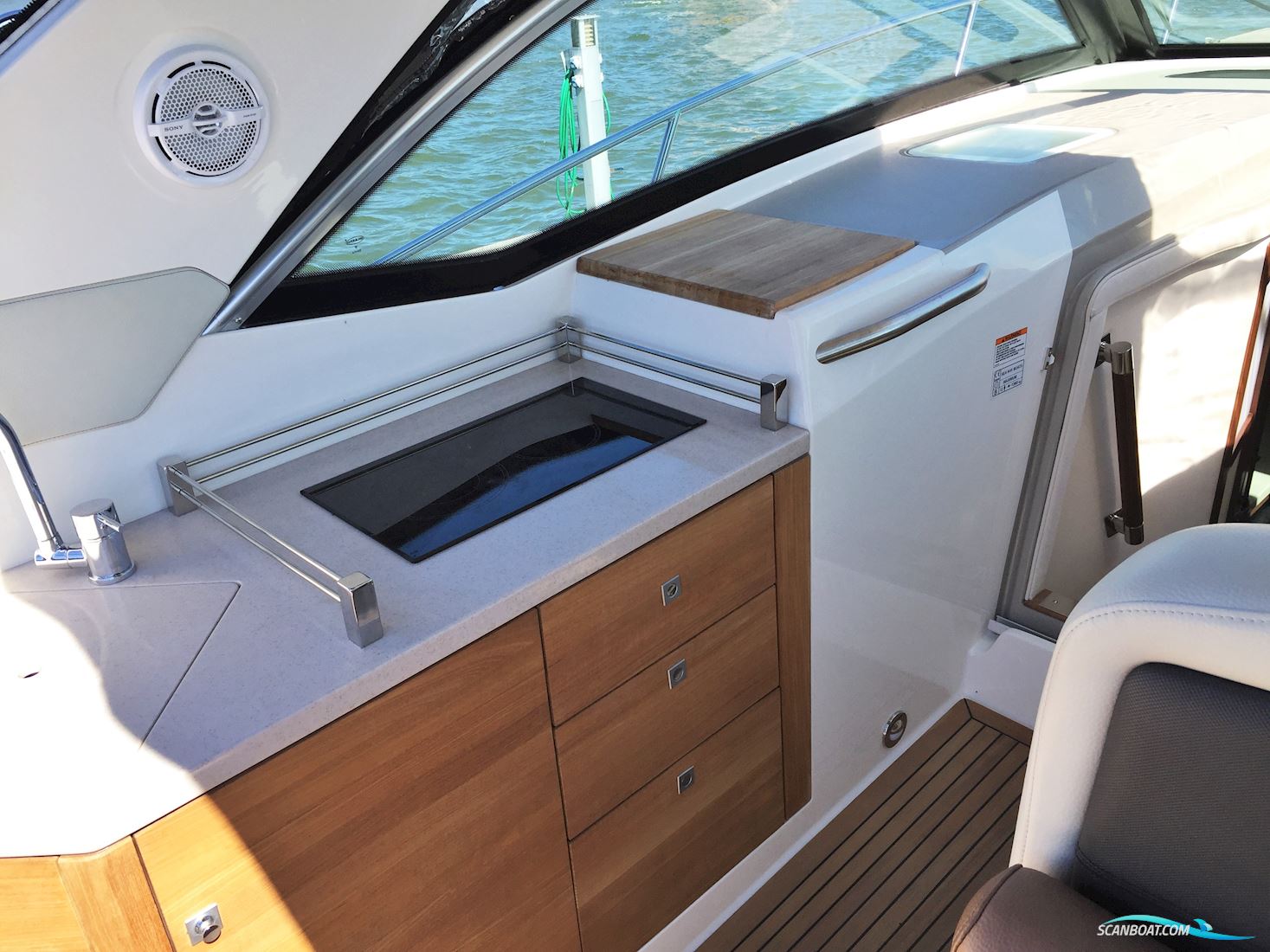 Sea Ray Sundancer 355