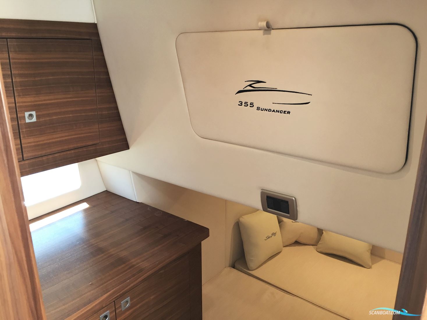 Sea Ray Sundancer 355