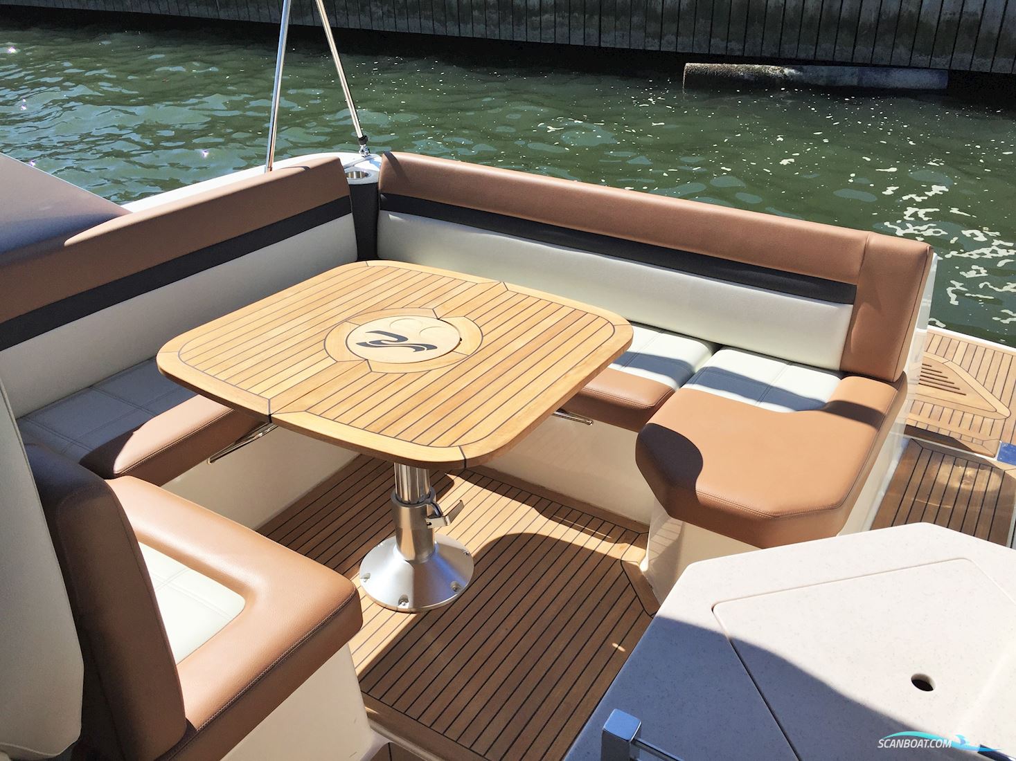 Sea Ray Sundancer 355