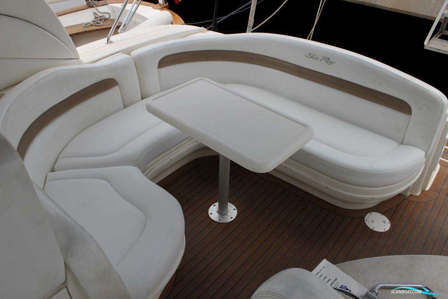 Sea Ray Sundancer 355