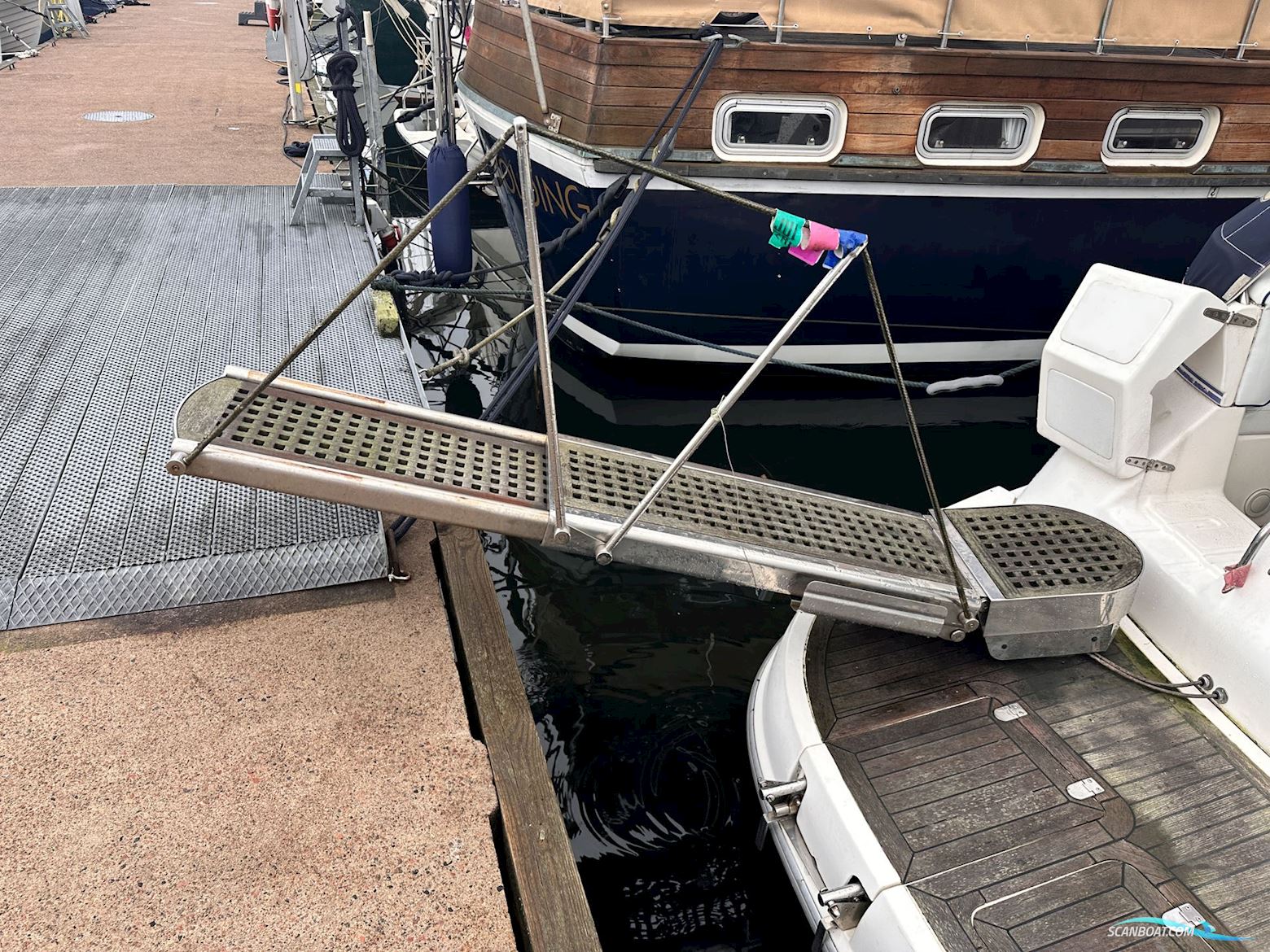 Sealine 360 F