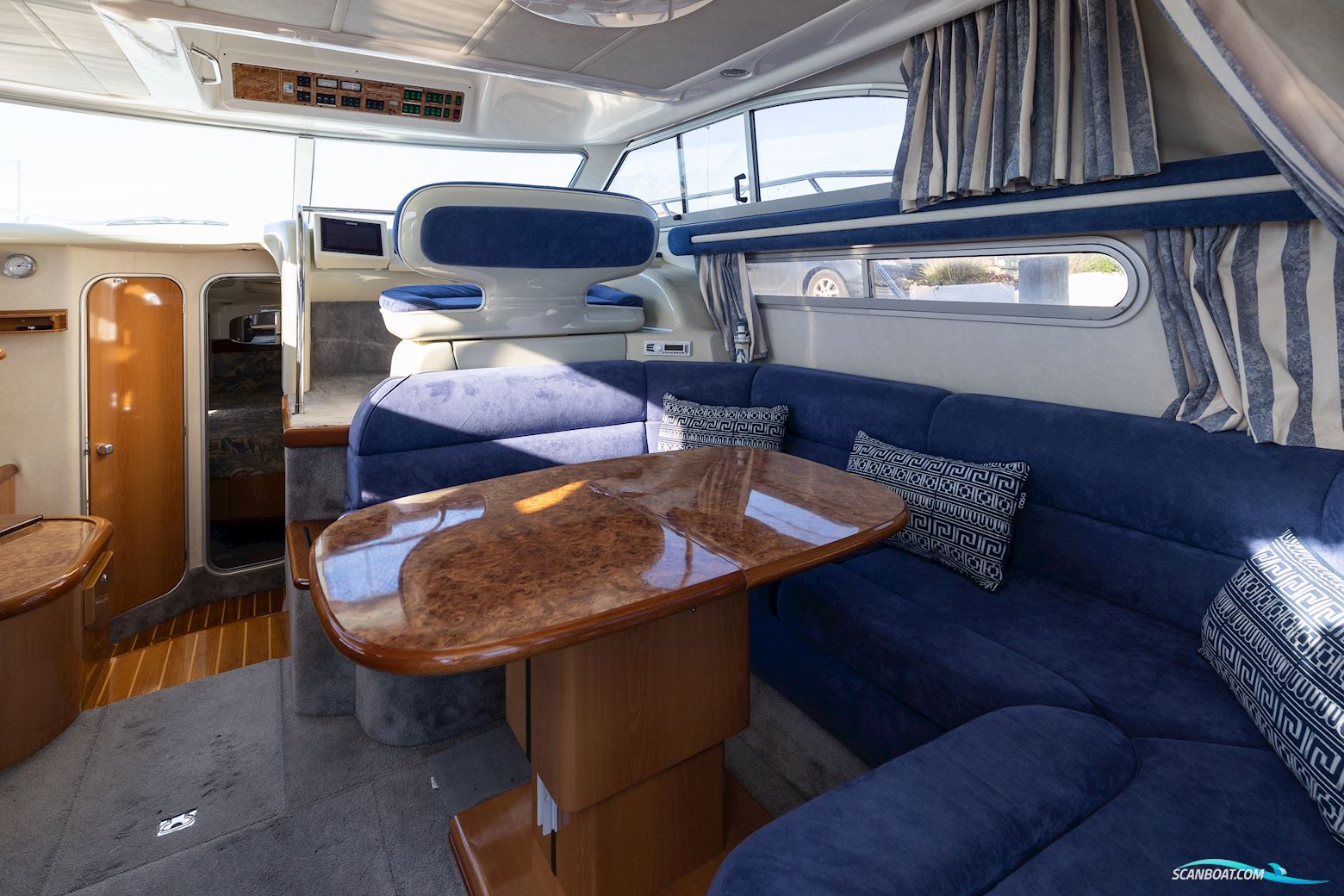 Sealine 360