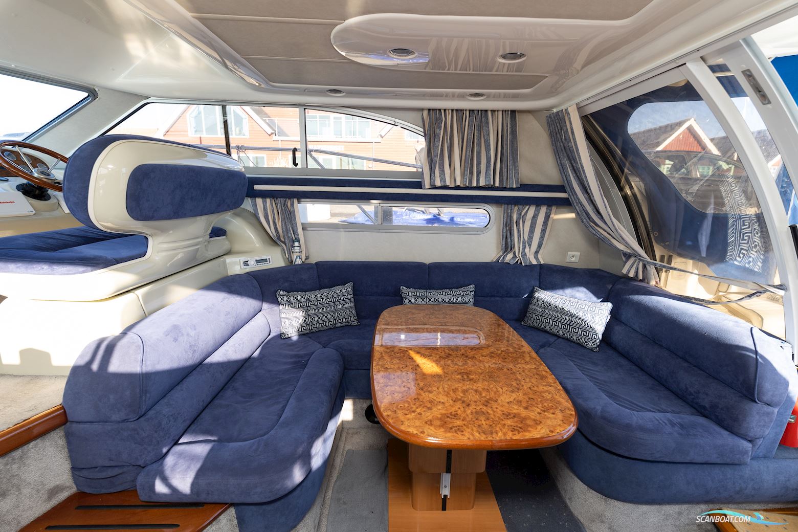 Sealine 360