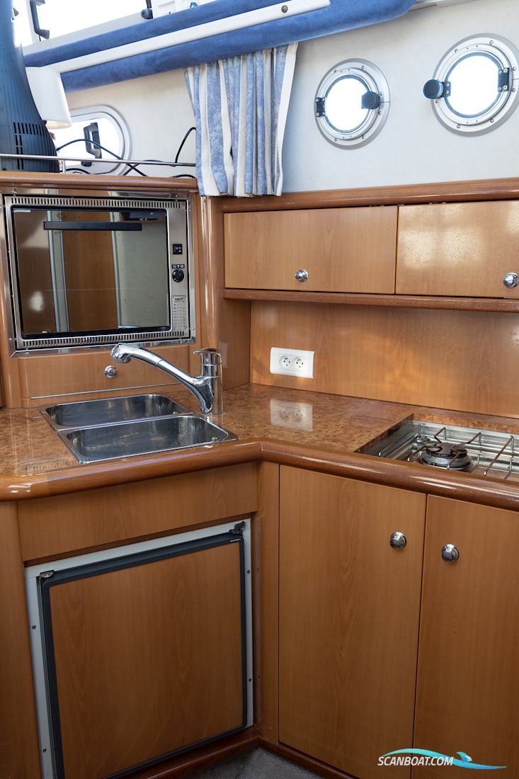 Sealine 360