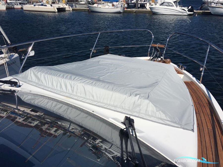 Sealine C 330